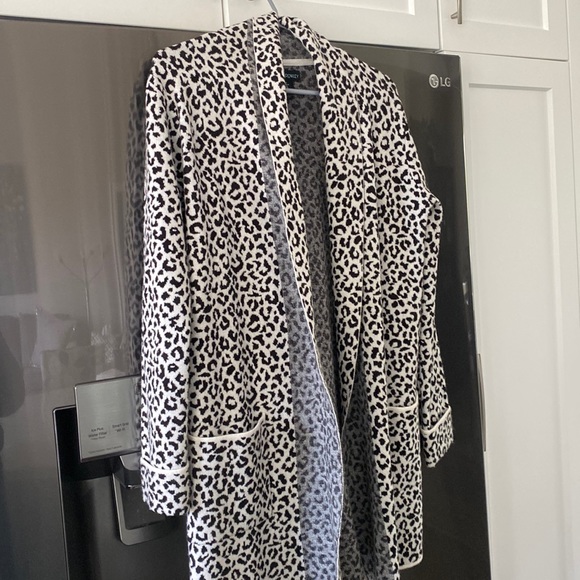 Ladies sweater - Picture 1 of 3